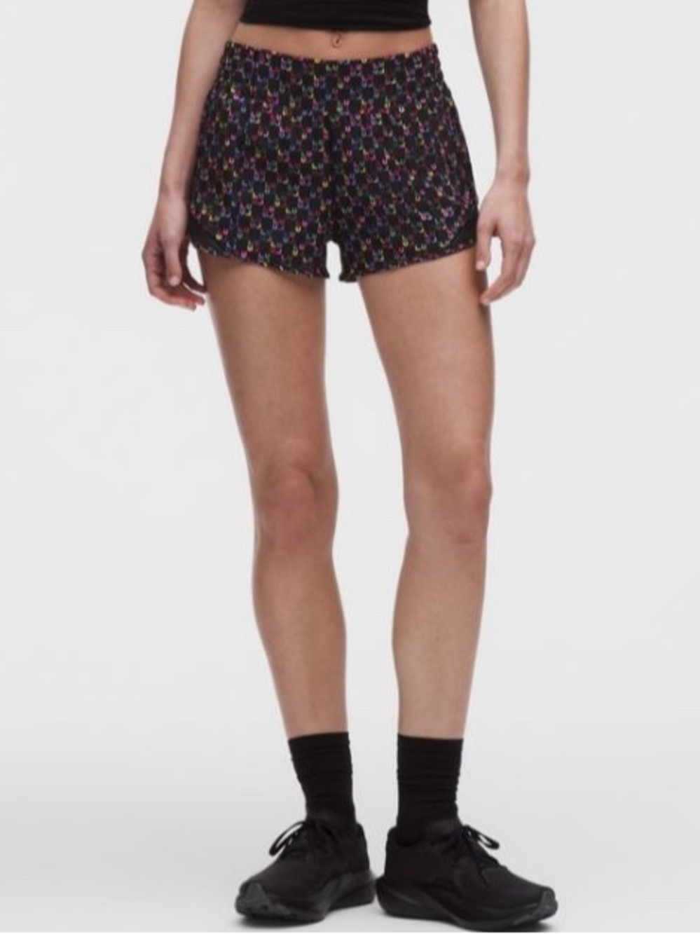 NWOT Lululemon Hottie Hots 2.5” High Rise Size 6